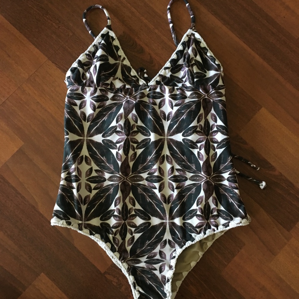 ❌SOLD❌Posh Pua one piece